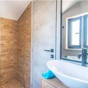 7 bedroom villa with pool in Svetvinčenat, sleeps 14